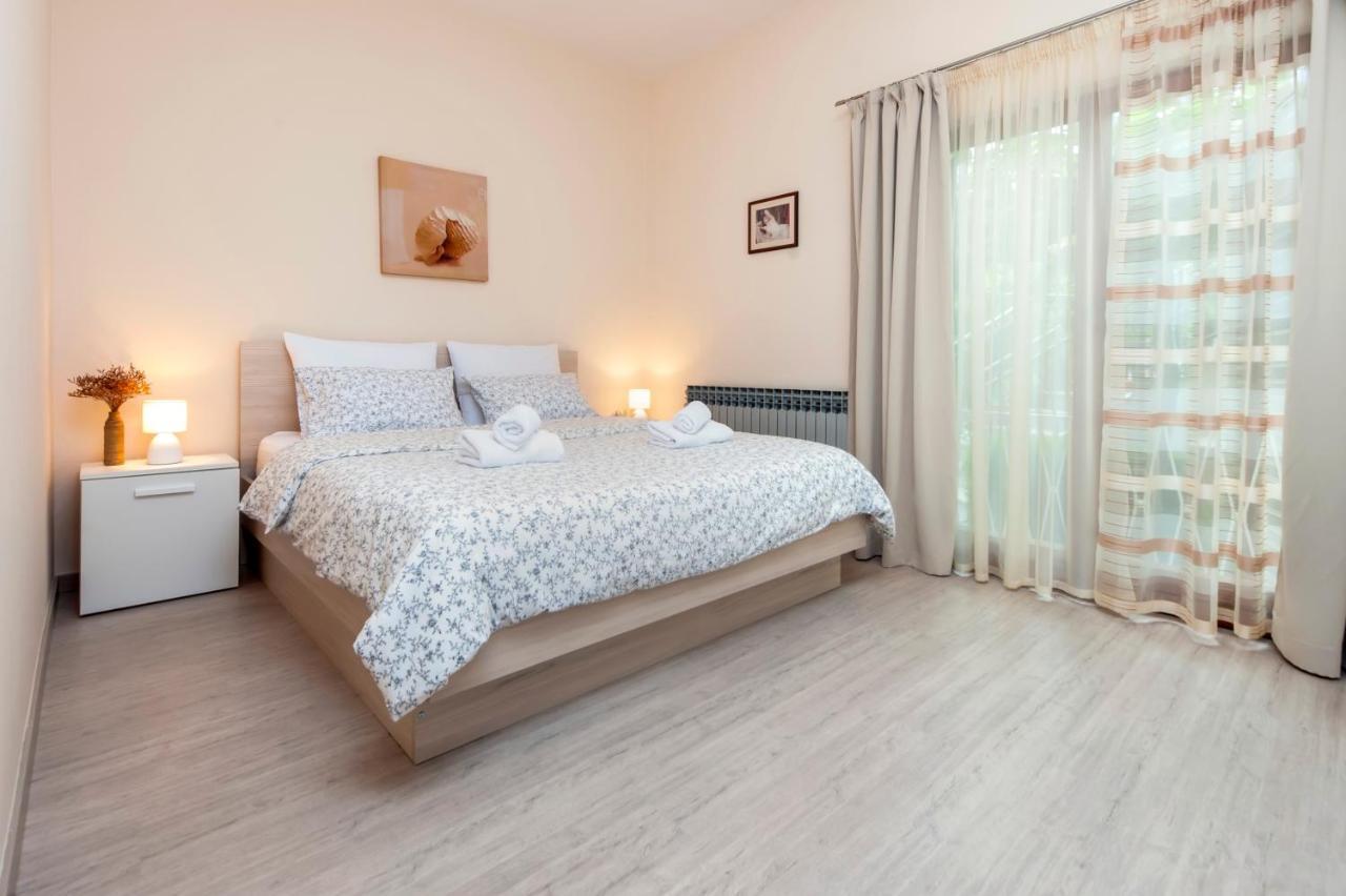 Apartments Sandra Ровинь Экстерьер фото