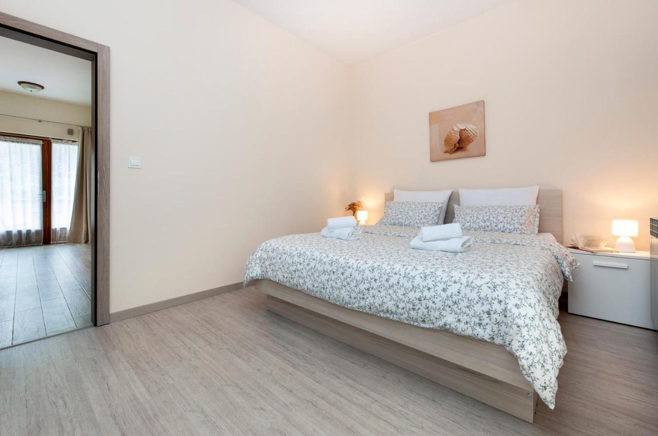 Apartments Sandra Ровинь Экстерьер фото