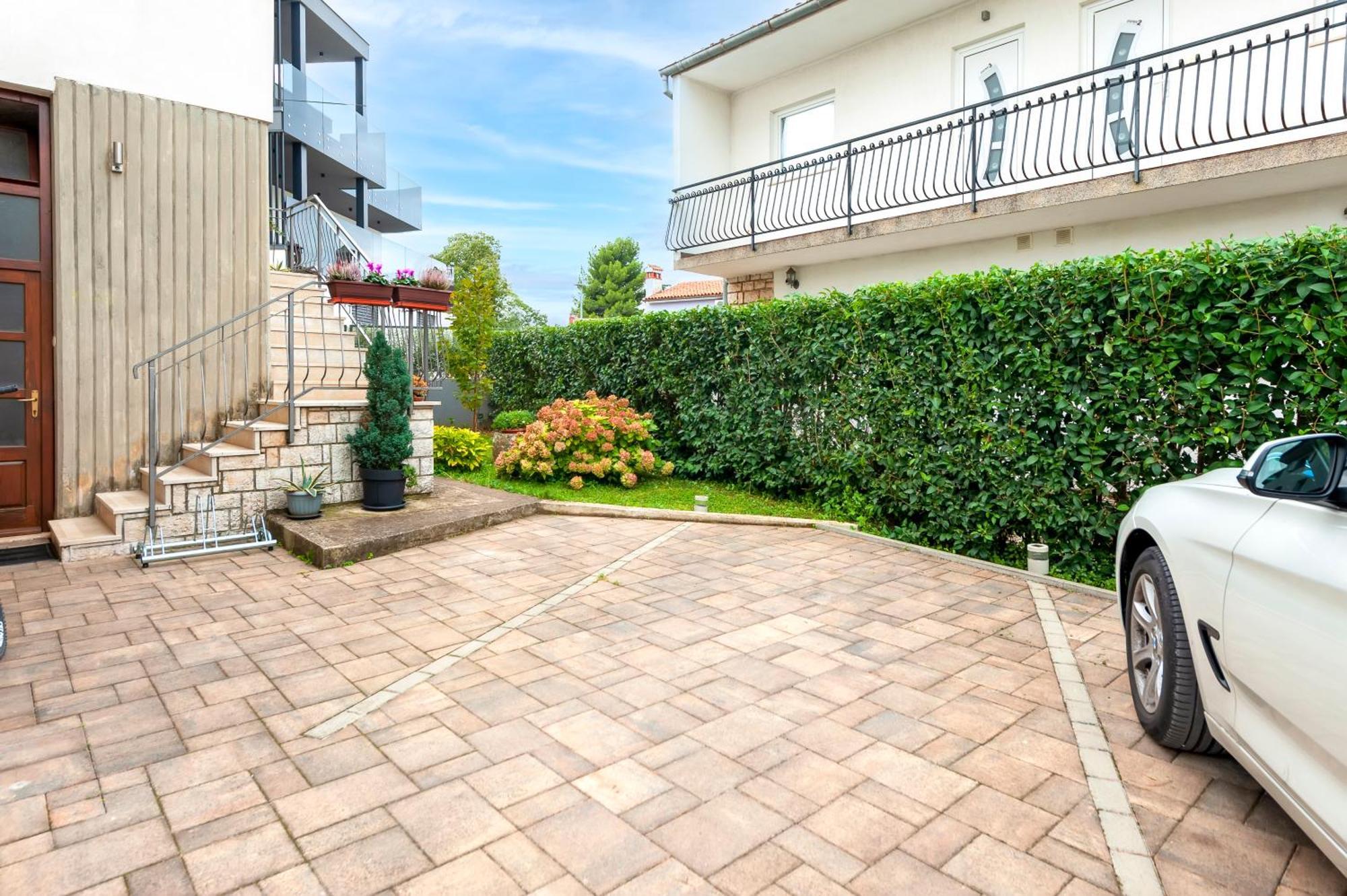 Apartments Sandra Ровинь Экстерьер фото