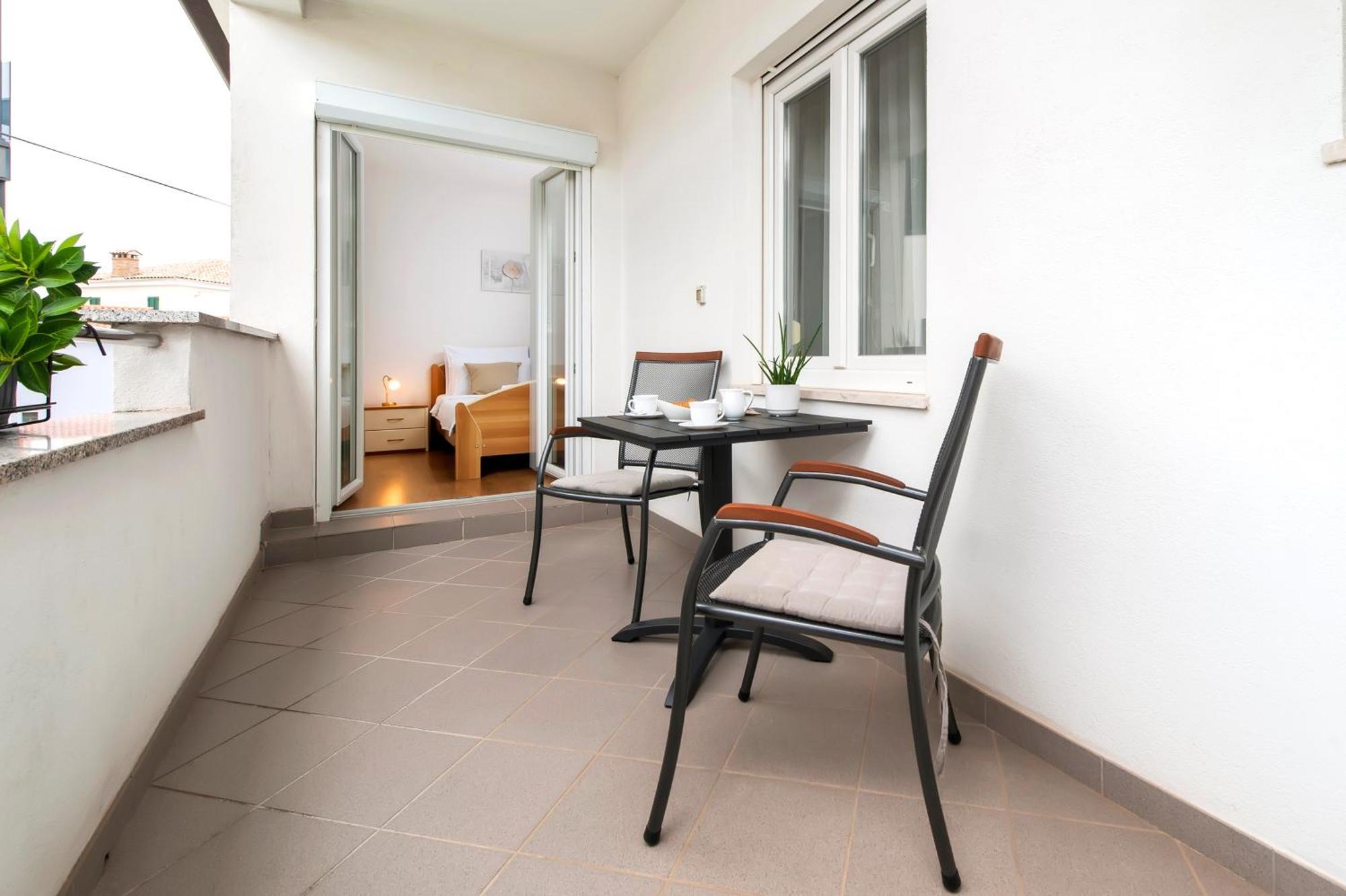 Apartments Sandra Ровинь Экстерьер фото