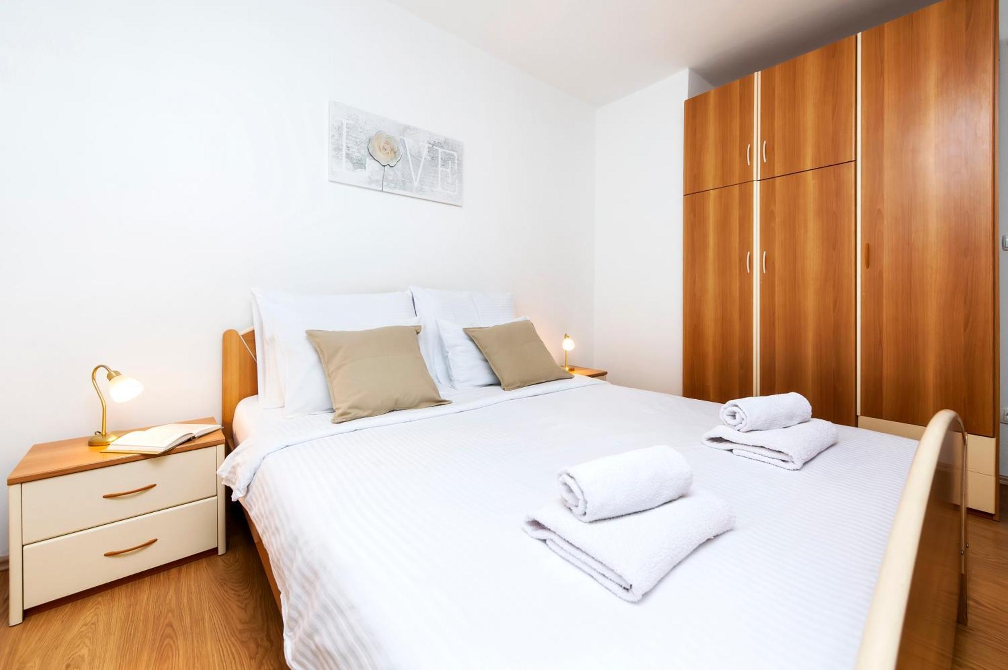Apartments Sandra Ровинь Экстерьер фото